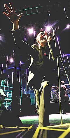 Stipe sang på rutine. Foto: Ørn E. Borgen, Scanpix. Stipe sang på rutine. Foto: Ørn E. Borgen, Scanpix.