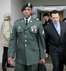 Sersjant Javal Davis er dømt for fangemishandling Irak. (Foto: AP/Scanpix)