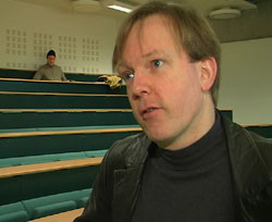 Studieleder Øyvind Tønneson er oppgitt over alle studentene som uteblir på fredager.