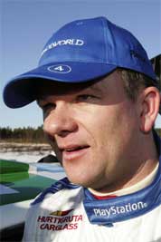 Verken Henning eller Petter Solberg vil snakke om den påståtte kranglingen dem i mellom. - Det er overdrevet. Vi er brødre, det er sånn det er, er alt de vil si. ( Foto: Håkon Mosvold Larsen / SCANPIX ) Verken Henning eller Petter Solberg vil snakke om den påståtte kranglingen dem i mellom. - Det er overdrevet. Vi er brødre, det er sånn det er, er alt de vil si. ( Foto: Håkon Mosvold Larsen / SCANPIX )