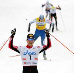 Felix Gottwald jubler over seieren i prøve-OL. (Foto: AFP/Scanpix) Felix Gottwald jubler over seieren i prøve-OL. (Foto: AFP/Scanpix)