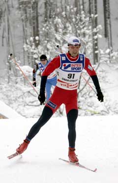 Ole Einar Bjørndalen i aksjon på 15 kilometeren. (Foto: Terje Bendiksby / SCANPIX)