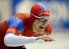 Tre av Øystein Grødums 10.000-metersrekorder denne sesongen er satt i Heerenveen. (Foto: AP/Scanpix)