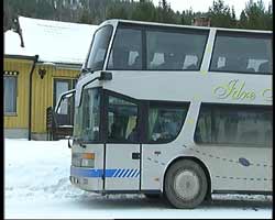 Bussen ble stoppet her i Hylleråsen i Engerdal. (Foto: Jørn Nordli, NRK)