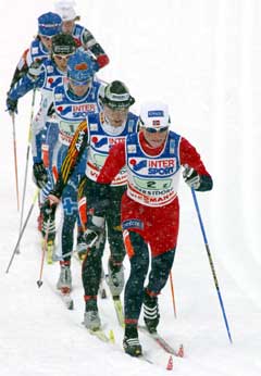 Hilde Gjermundshaug Pedersen tauet feltet på 2. etappe i jakten på Russland. (Foto: AP/Scanpix)
