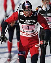 Odd-Bjørn Hjelmeset i aksjon på første etappe. Foto: Erlend Aas/SCANPIX 