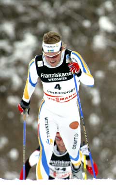 Mathias Fredriksson på jaktstarten i VM. (Foto: AP/Scanpix)
