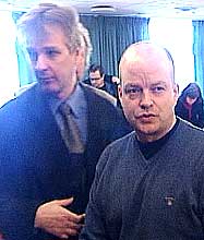 Kristian Markus Andresen og hans bistandsadvokat i retten. Foto: NRK