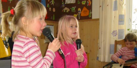 Barna i Sagatun barnehage i Hamar inponerte både ordføreren og barnehagesjefen med rockekonsert i dag.
