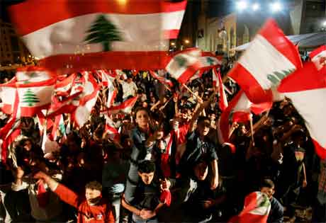 Massedemonstrasjonane i Libanon heldt fram også i dag. (Foto: AP/Scanpix)