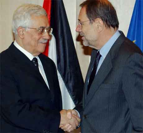 I dag møtte Mahmomud Abbas Eus utanriksansvarleg Javier Solana i Brussel. (Foto. AP/Scanpix)