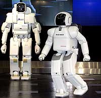 Asimo er den roboten som klarer å bevege seg mest mulig likt et menneske (Foto: AP/Shizuo Kambayashi) 