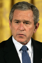 USAs president George W. Bush vil ikke ha gassrørledning mellom Iran og India. (Foto: B. Smialowski, AFP)