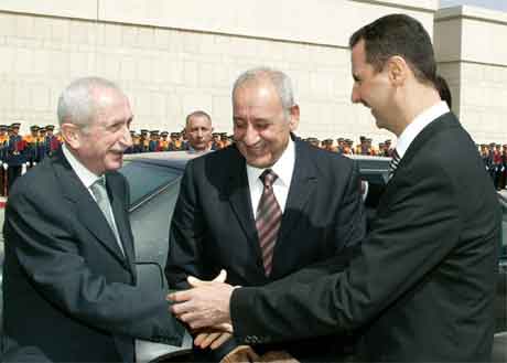 7. mars var Omar Karameh (t.v.) og Nabih Berri i møte med Syrias president Bashar Assad i Damaskus. (Foto: AFP/Scanpix)