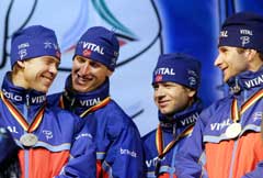 Halvard Hanevold, Lars Berger, Ole Einar Bjørndalen og Egil Gjelland sikret Norge sølv i 2004. (Foto: Heiko Junge / SCANPIX)