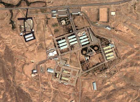 Satelittfoto av eit av anlegga til det iranske atomprogrammet. (Foto: AFP/Scanpix)