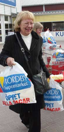 Det er ikke kun mat, tobakk og sprit nordmenn handler i Sverige, men også mange andre vareslag. Foto: Berit Roald / SCANPIX 