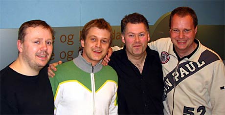 Teamet fr NRK Mre og Romsdal som skal kommentere Tippeligaen i 2005. Fr venstre: yvind J. Heggstad, Pl Bakke, Arne Flatin og Rune Hustad (Foto: Svein Winther, NRK)