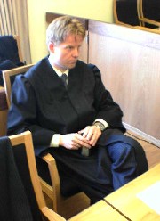 Ikke nok at pårørende reagerer for å fengsle, sier Pål Lønseth, aktor i metanol-sakene. Foto: MMS - Johan Wilskow NRK Ikke nok at pårørende reagerer for å fengsle, sier Pål Lønseth, aktor i metanol-sakene. Foto: MMS - Johan Wilskow NRK