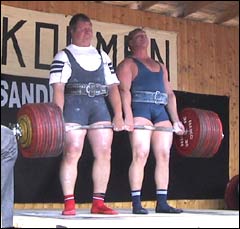 Gymsokker blir tross alt hakket mer mandig når man bruker dem under vektløfting (Foto: www.gymsokk.tk) Gymsokker blir tross alt hakket mer mandig når man bruker dem under vektløfting (Foto: www.gymsokk.tk)