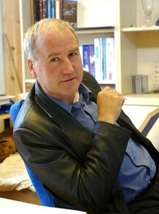 Ordfører Ole Martin Norderhaug har 1100 aksjer til en verdi av 1 euro per aksje. Ordfører Ole Martin Norderhaug har 1100 aksjer til en verdi av 1 euro per aksje.