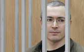 LÅS OG SLÅ: Nå protesterer Europa mot Khodorkovskij-dommen.