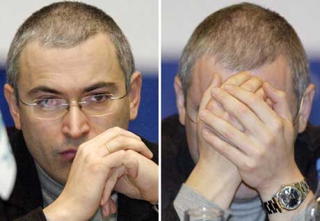 Khodorkovskij - Russlands mest berømte fange. Bildene er tatt en måned før den dramatiske pågripelsen (Scanpix/AFP)