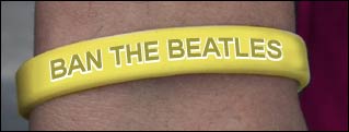 Slik viser du at du støtter pave Benedikt XVI og hans fordømmelse av The Beatles. Slik viser du at du støtter pave Benedikt XVI og hans fordømmelse av The Beatles.
