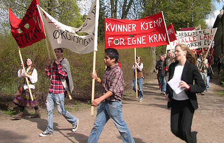 Litt gammelmodige paroler, kanskje? Foto: NRK Litt gammelmodige paroler, kanskje? Foto: NRK