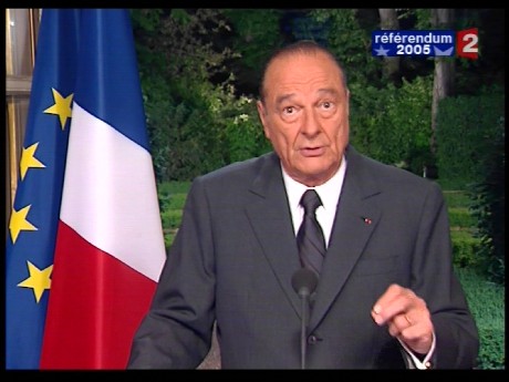 President Jacques Chirac erkjente nederlaget i en TV-tale i kveld. (Foto: AFP/Scanpix)