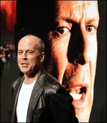 Bruce Willis besøkte Cannes i forbindelse "Hostage". (Foto: Scanpix)