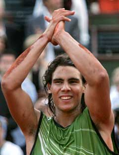 Rafael Nadal jubler etter seieren over Roger Federer. (Foto: AFP/Scanpix)