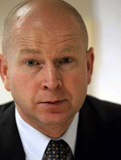 John Inge Valand , Kjell Inge Røkkes såkalte butler, som tidligere ordnet med milliardærens praktiske gjøremål. (Foto: Erlend Aas / Scanpix) John Inge Valand , Kjell Inge Røkkes såkalte butler, som tidligere ordnet med milliardærens praktiske gjøremål. (Foto: Erlend Aas / Scanpix)