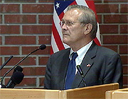 Donald Rumsfeld: Jeg er glad jeg fikk muligheten til å komme hit. Foto: NRK
