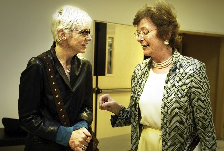 Artisten Annie Lennox og FNs tidligere høykommissær for menneskerettigheter, Mary Robinson. Foto: Jan-Morten Bjørnbakk,/ SCANPIX