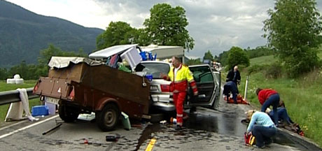 To tyske bilar var involvert i ulykka ved Hundorp. (Foto: Ulf Erik Hansen/NRK)