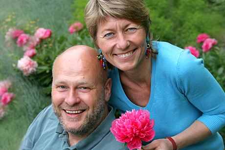 Jostein Pedersen & Cille Biermann er et av programlederparene som i sommer fører radioklassikeren Reiseradioen videre. (Foto: NRK/Anne Liv Ekroll) Jostein Pedersen & Cille Biermann er et av programlederparene som i sommer fører radioklassikeren Reiseradioen videre. (Foto: NRK/Anne Liv Ekroll)