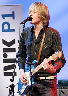 Minst 40 prosent av musikken i NRK P1 er norsk. Her Øystein Greni og BigBang som du hører ofte på Norges største radiokanal. (Foto: Arne Kristian Gansmo) Minst 40 prosent av musikken i NRK P1 er norsk. Her Øystein Greni og BigBang som du hører ofte på Norges største radiokanal. (Foto: Arne Kristian Gansmo)