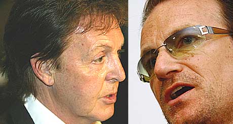 Bono fra U2 og Paul McCartney åpnet konserten i London sammen.Foto: Scanpix.