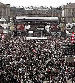 Flere tusen fans møtte opp i Paris på Live 8- konserten der blant annet Craig David opptrådte. Live 8 ble arrangert på ti steder lørdag. Foto: scanpix.