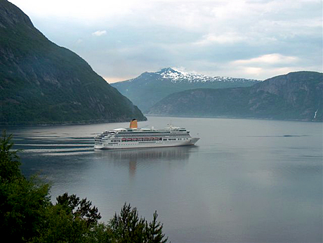 Cruiseskip Eidfjord. Foto: Ketil Bjotveit. 