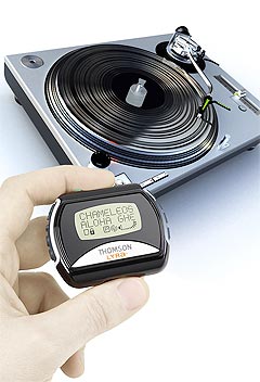 MP3-spillere og vinyl-platespillere tilhører egentlig to forskjellige generasjoner. Men i england er det stadig flere som bruker begge. Foto: Thompson.