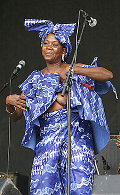 Ebou Secko Wolof Moldejazz 2005. Foto: Arne Stian Fjelldal, NRK. Ebou Secko Wolof Moldejazz 2005. Foto: Arne Stian Fjelldal, NRK.