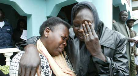 Sørsudanere i Khartoum sørger i dag over Garangs død (Scanpix/AP)