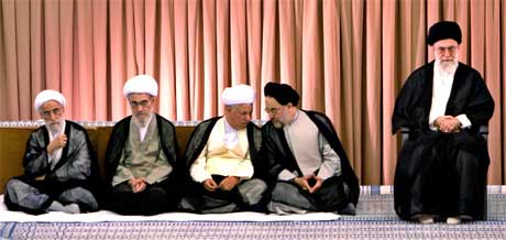 Ayatollaene utgjør det politiske lederskapet i Iran (Foto: Scanpix/Reuters/R. Homavandi)