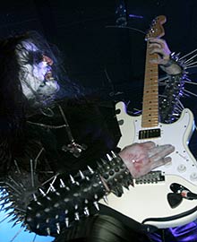 Bassist "King ov Hell" i den norske Black Metal gruppa Gorgoroth under en konsert på John Dee i Oslo. Foto: Jarl Fr. Erichsen / SCANPIX