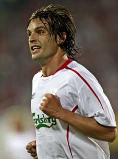 Fernando Morientes jubler etter ett av sine to mål mot CSKA Sofia. (Foto: Reuters/Scanpix) Fernando Morientes jubler etter ett av sine to mål mot CSKA Sofia. (Foto: Reuters/Scanpix)