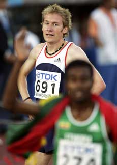 Marius Bakken kom på 12. plass på 5000 meter for herrer under VM i friidrett i Helsingfors søndag. (Foto: Cornelius Poppe / SCANPIX)
