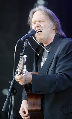 Neil Young gir ut countryplata 
