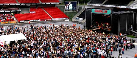 Fredag kveld var det første gang Lerkendal Stadion ble brukt som arena for en stor konsert. Foto: Arne Kristian Gansmo, NRK.